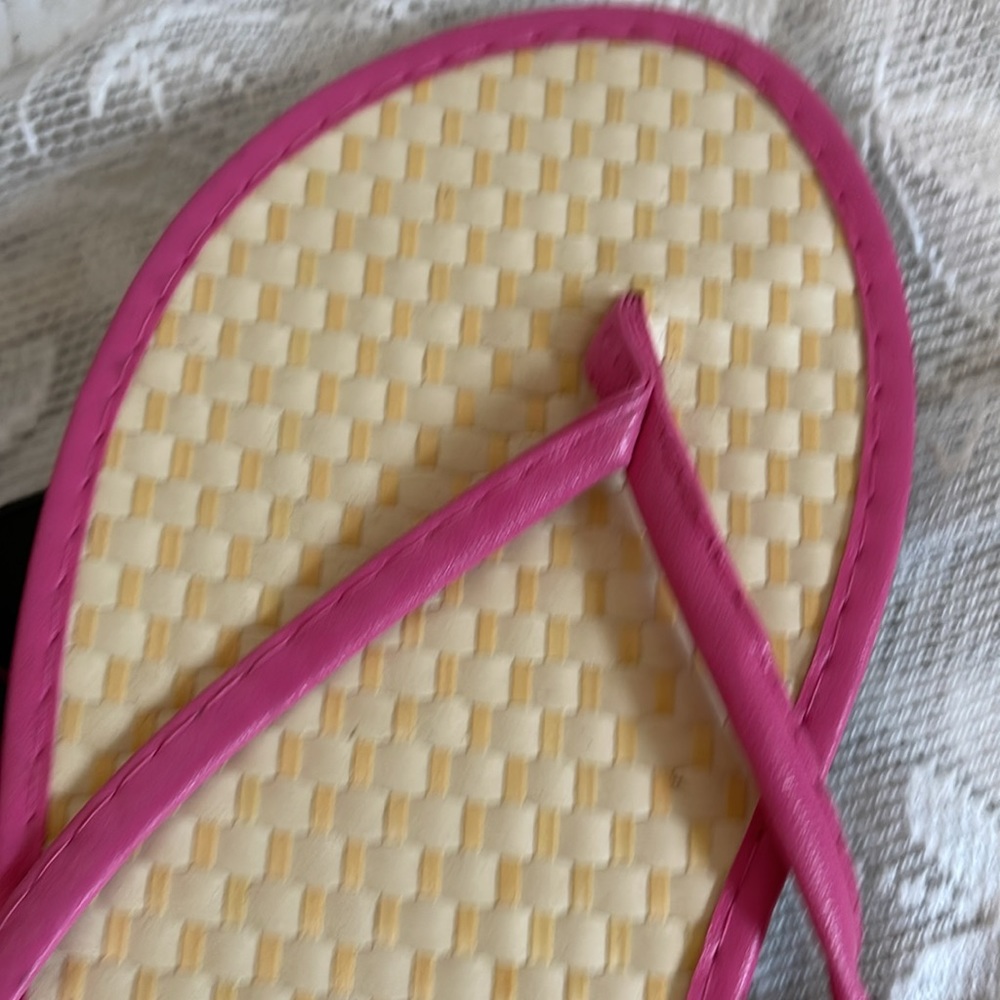 Lot of 4, Brand new no brand.4 different colors casual flip-flops. All sz 7/8 - Picture 10 of 11